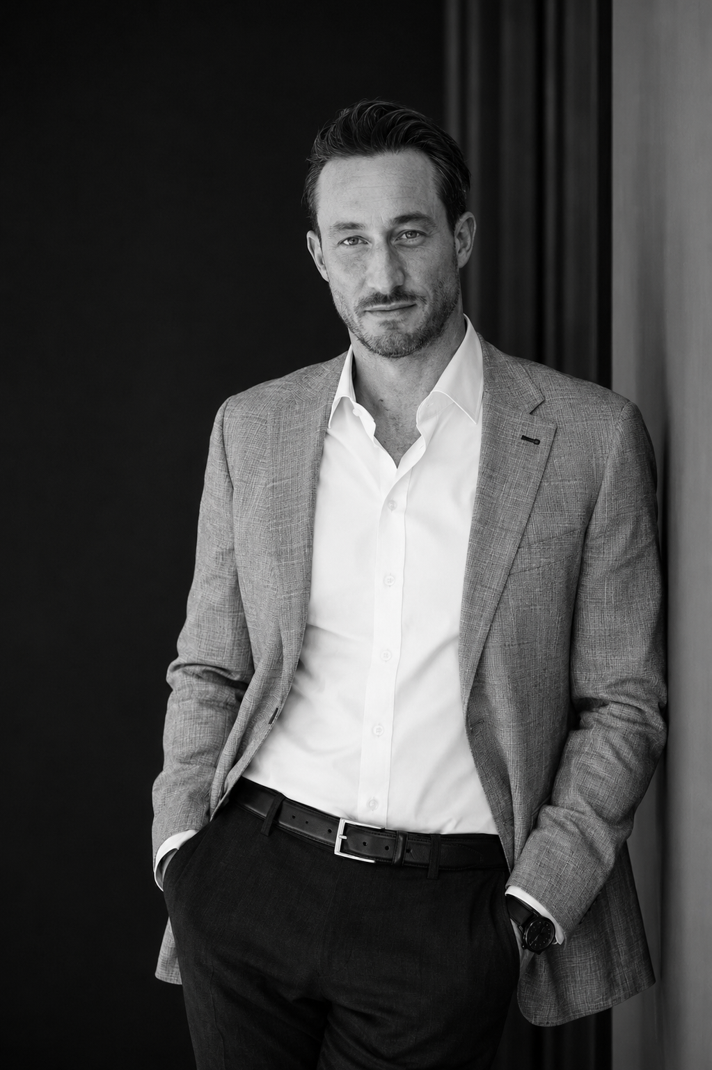 Portrait éditorial de Maxime Cividini en veste